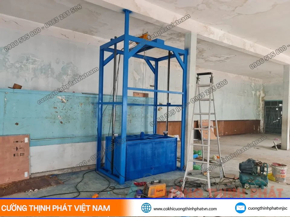 Thang Máy Tải Hàng 200kg