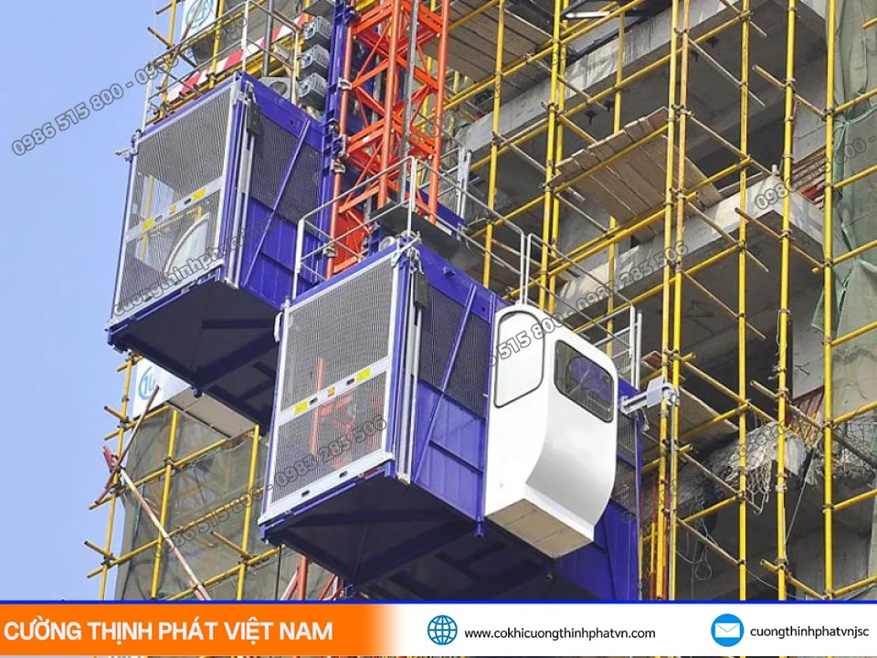 Tìm hiểu chi tiết về vận thăng nâng hàng trong công nghiệp