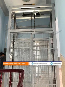 Dự án thang máy tải hàng 400kg 3 điểm dừng tại Bình Tân