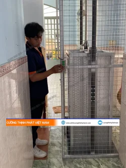 Dự án thang máy tải hàng 400kg 3 điểm dừng tại Bình Tân