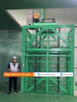 Lắp đặt thang máy tải hàng 1000kg, 2 điểm dừng tại công ty Bình Phước Xanh