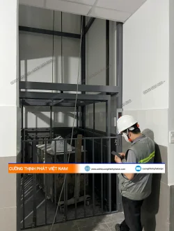 Hoàn thiện thang máy tải hàng 300kg (tời 500kg) cho Cty Đức Thiện