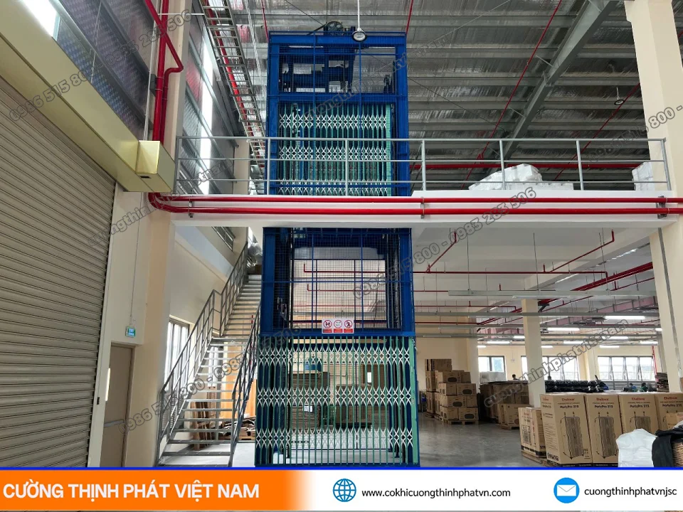 Thi công thang máy tải hàng Phú Lâm: Nhẹ nhân công, bền vận hành
